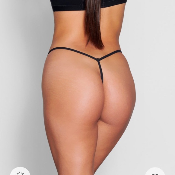 SKIMS EVERYBODY T-STRING THONG IN ONYX - Picture 3 of 6